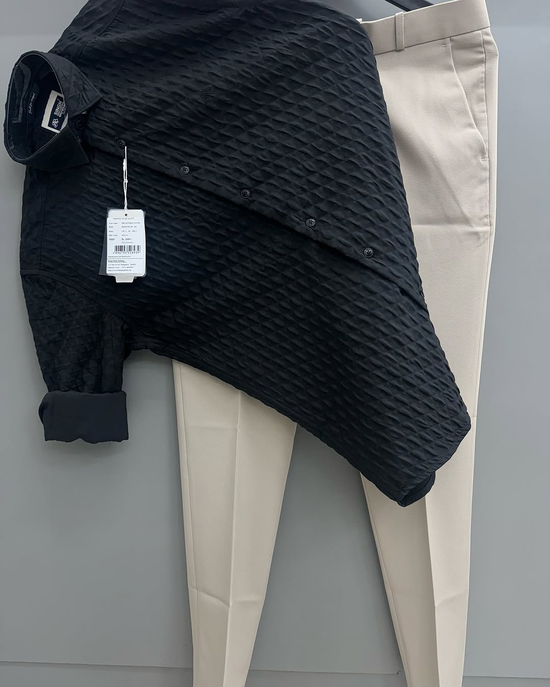 Pop shirt with trousers