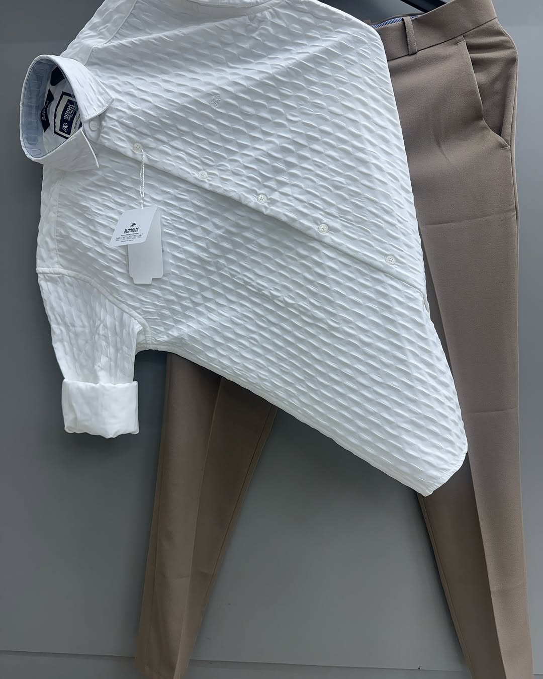 Pop shirt with trousers